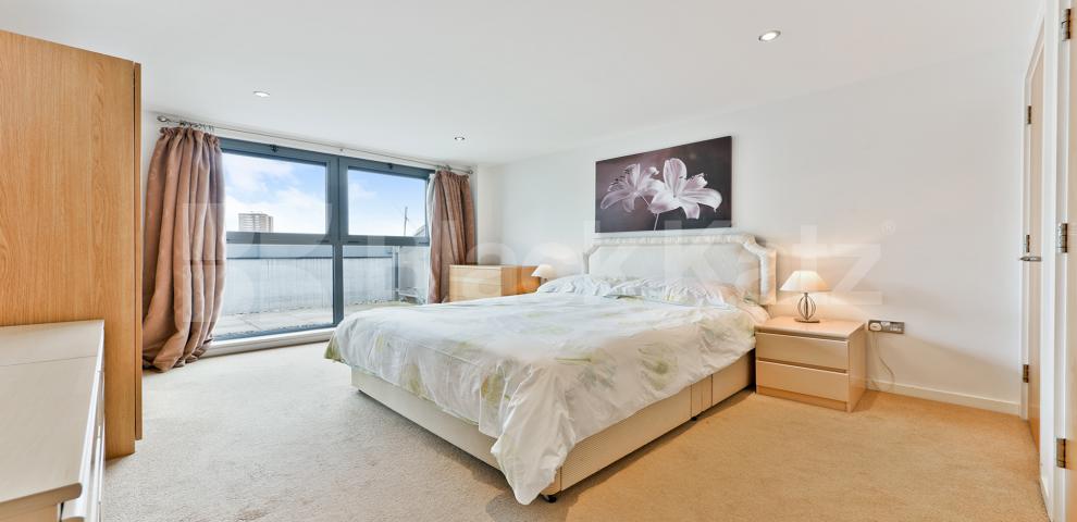 			NEW INSTRUCTION , 1 Bedroom, 1 bath, 1 reception Penthouse			 Tabard Street , Borough